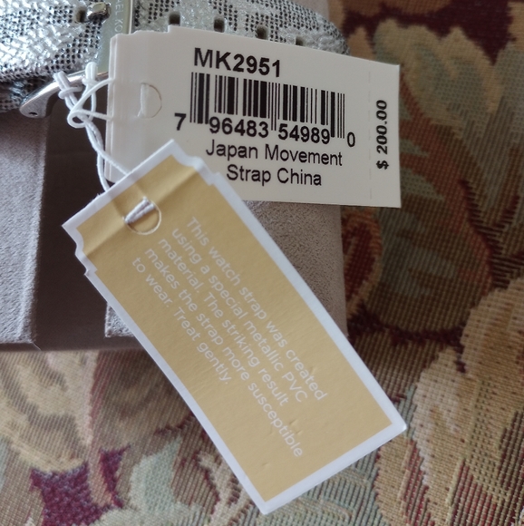 Michael Kors Addyson Silver Monogram Watch - Picture 13 of 14